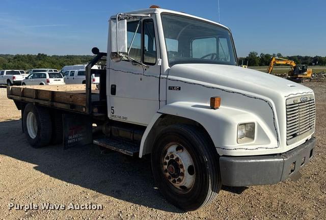 Image of Freightliner FL60 equipment image 2