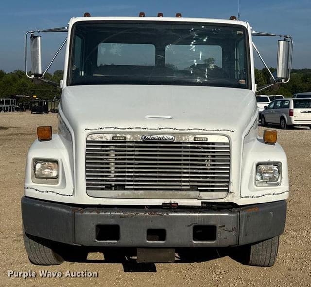 Image of Freightliner FL60 equipment image 1