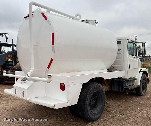 Image of Freightliner FL60 equipment image 4