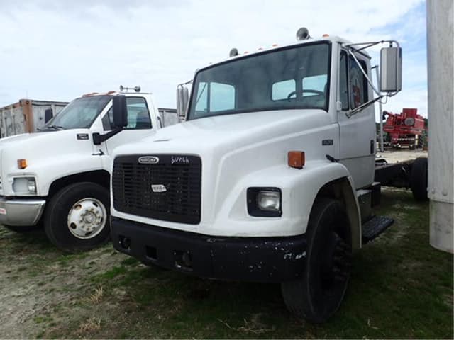 Image of Freightliner FL70 equipment image 1