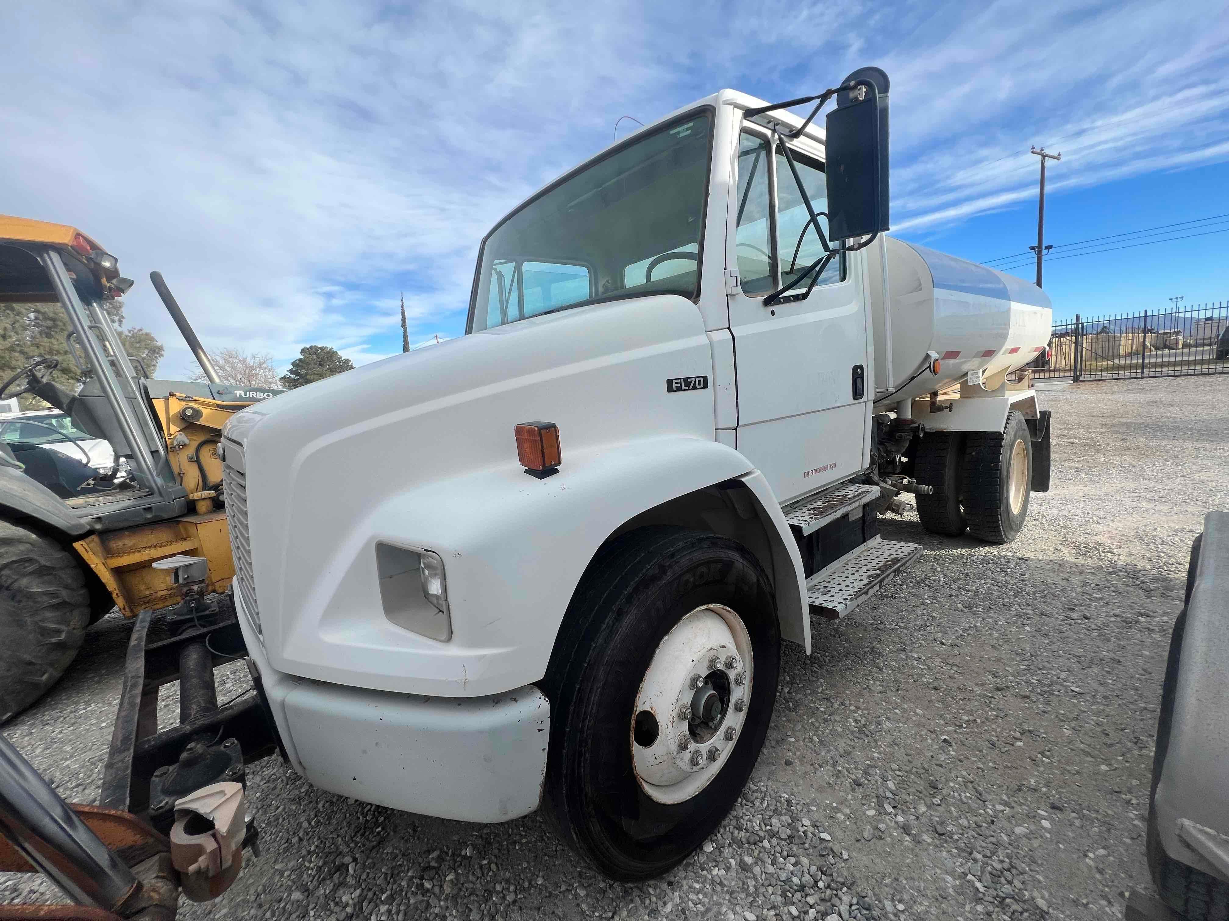 Main image Freightliner FL70