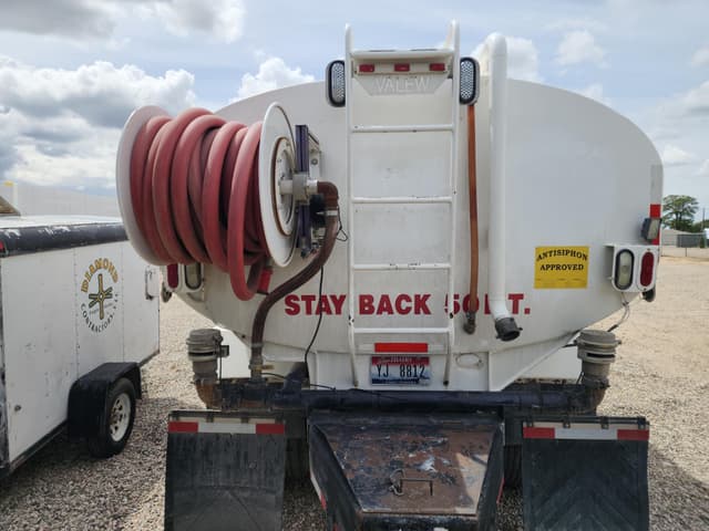 Image of Freightliner FL70 equipment image 2