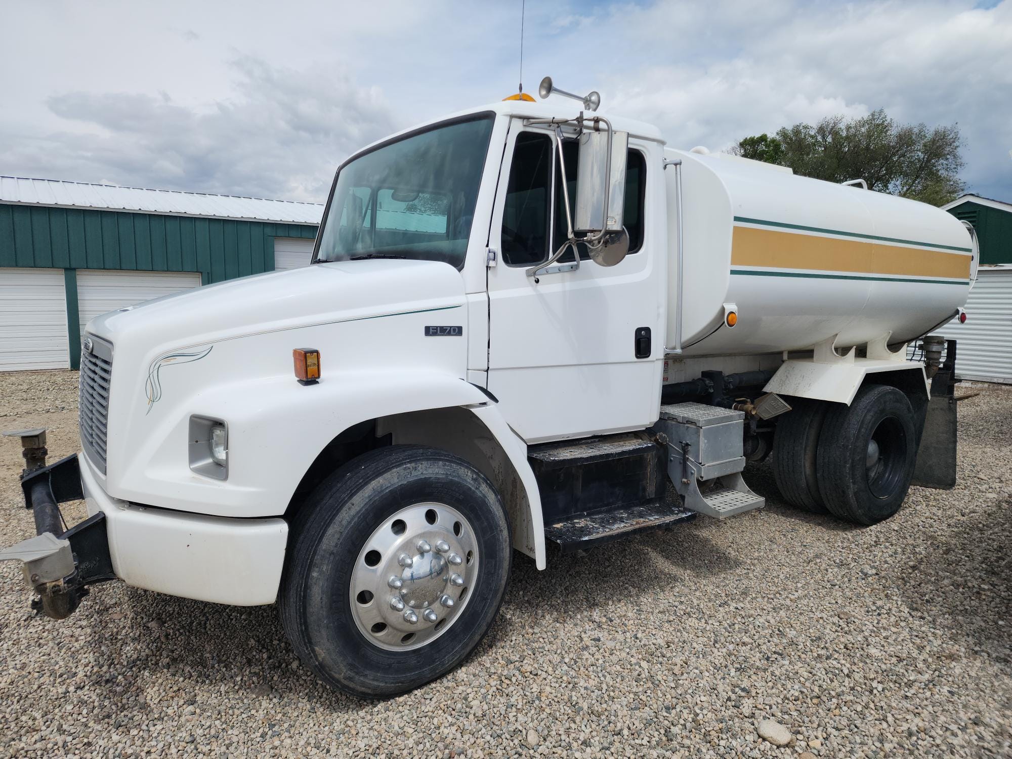 1999 Freightliner FL70 Equipment Image0