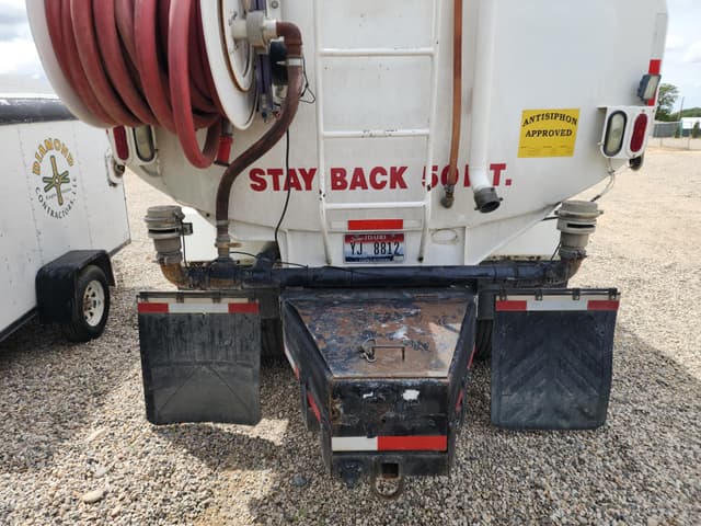 Image of Freightliner FL70 equipment image 3