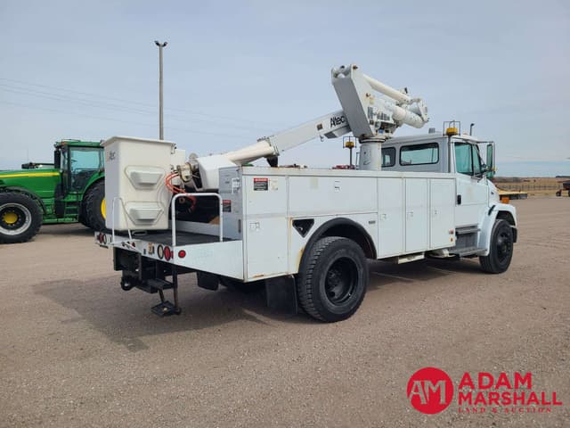 Image of Freightliner FL70 equipment image 2