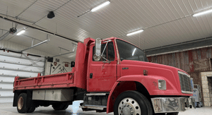 1999 Freightliner FL70 Image