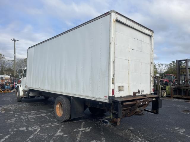 Image of Freightliner FL70 equipment image 3