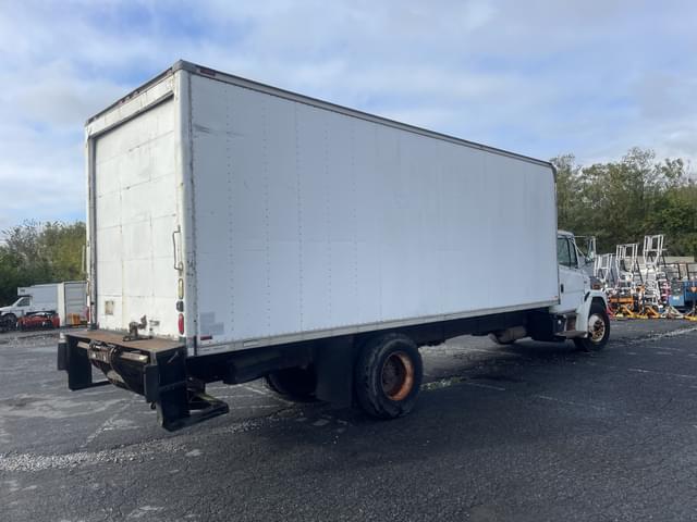 Image of Freightliner FL70 equipment image 2