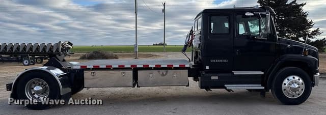 Image of Freightliner FL70 equipment image 3