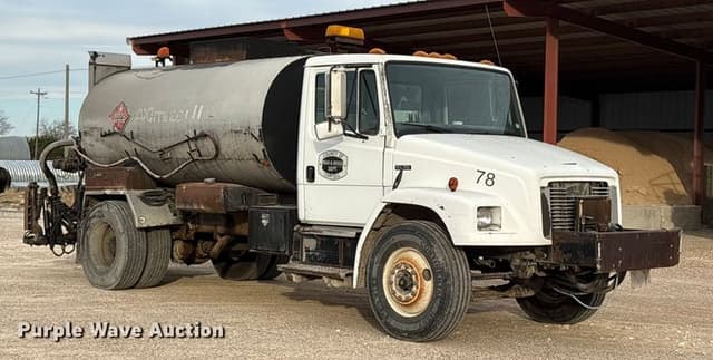 Image of Freightliner FL70 equipment image 2