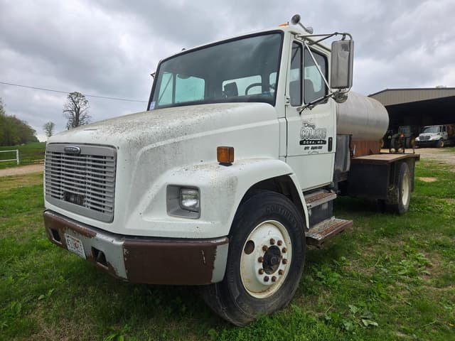 Image of Freightliner FL70 equipment image 1