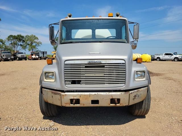 Image of Freightliner FL80 equipment image 1
