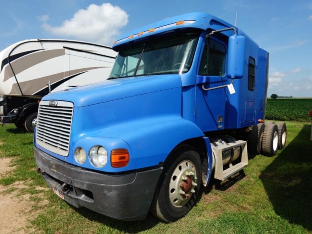 Image of Freightliner FLC112 Primary image