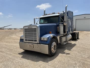 Main image Freightliner FLC120