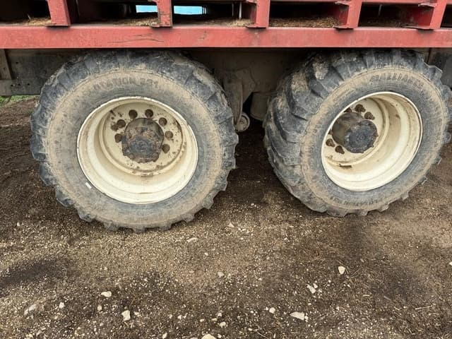 Image of Freightliner FLD112 equipment image 3