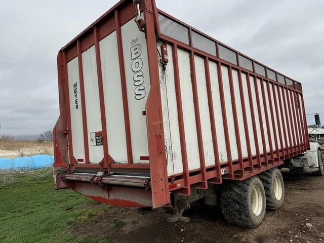 Image of Freightliner FLD112 equipment image 4