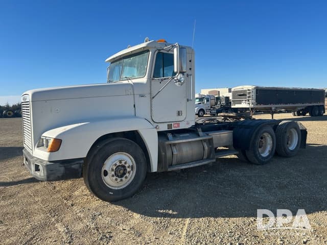 Image of Freightliner FLD equipment image 1