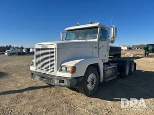 1999 Freightliner FLD Image