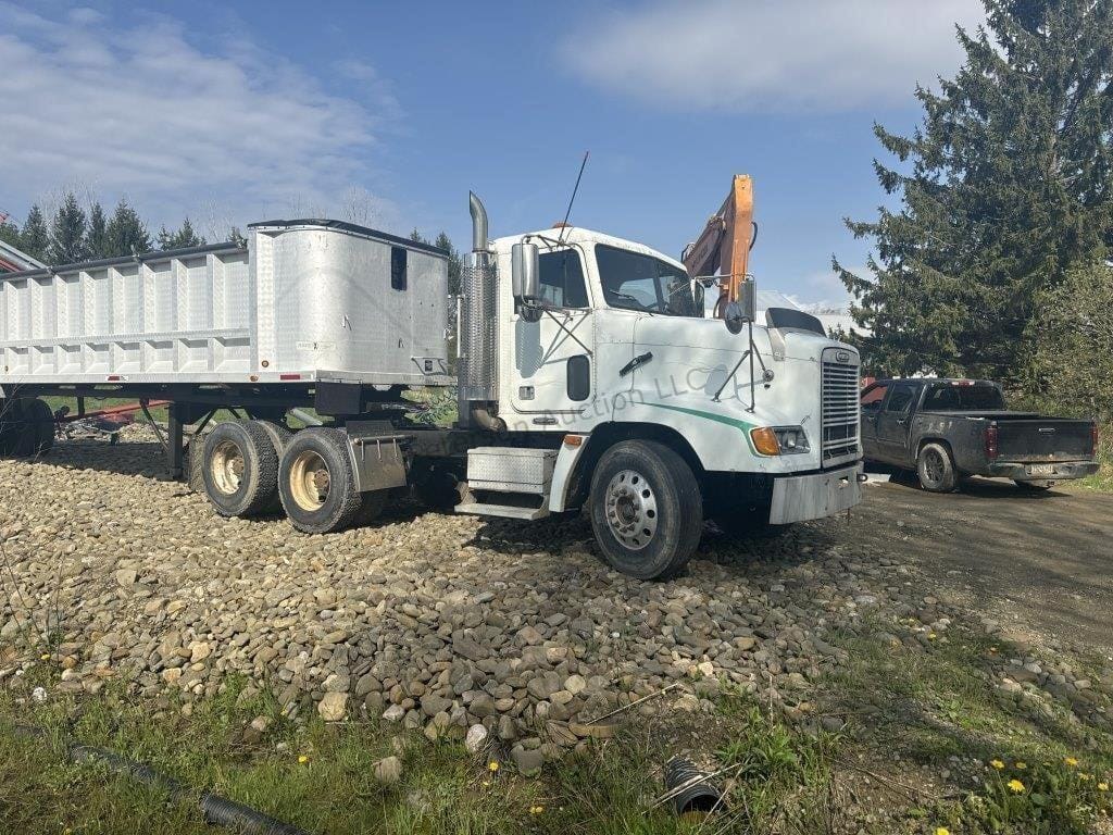 Main image Freightliner FLD112