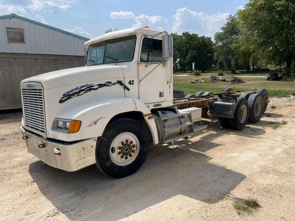 Main image Freightliner FLD112