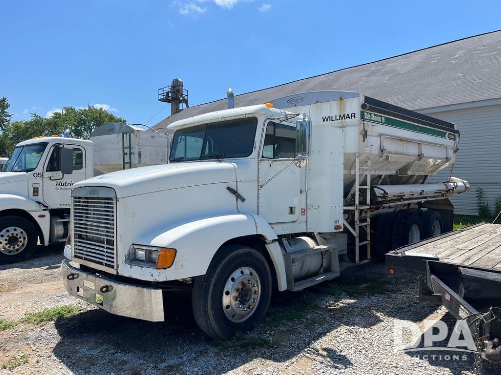Image of Freightliner FLD112 Primary image
