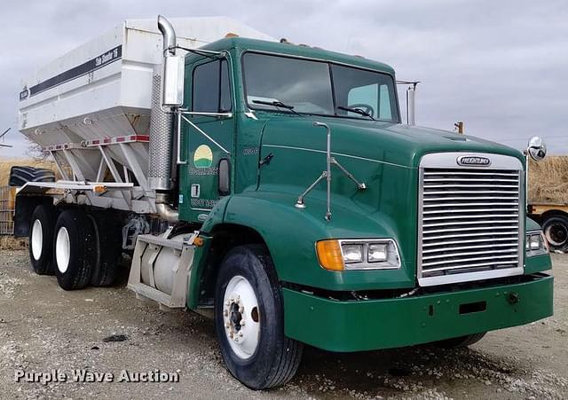 Image of Freightliner FLD112 equipment image 2