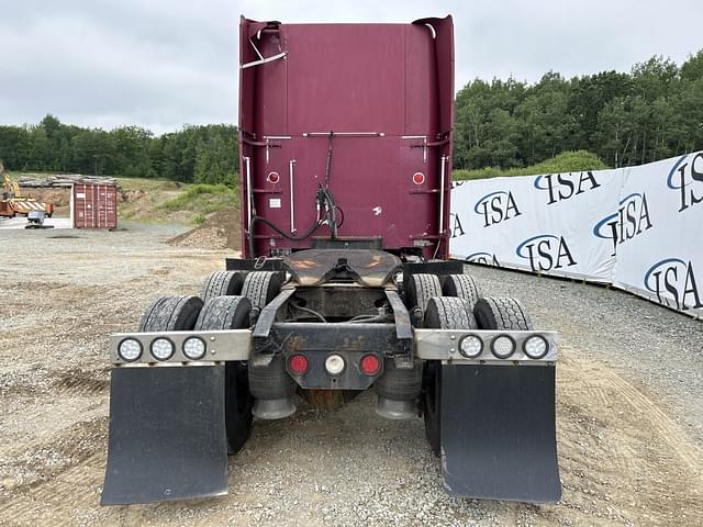 Image of Freightliner FLD120 equipment image 3