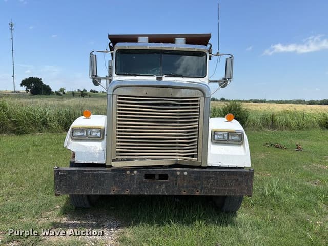 Image of Freightliner FLD120 equipment image 1