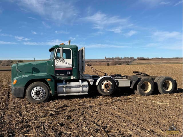 Image of Freightliner FLD120 equipment image 1