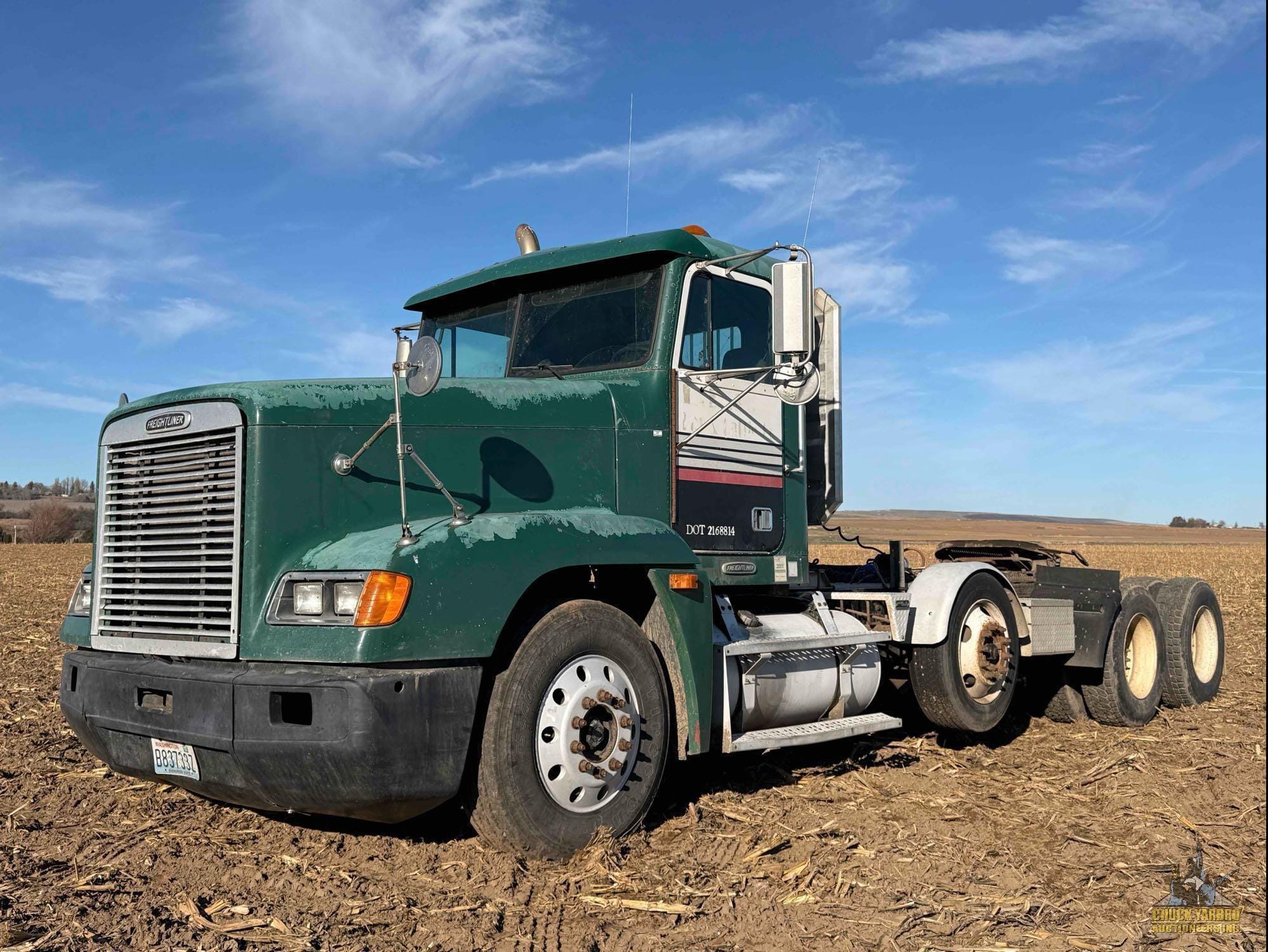 1999 Freightliner FLD120 Equipment Image0