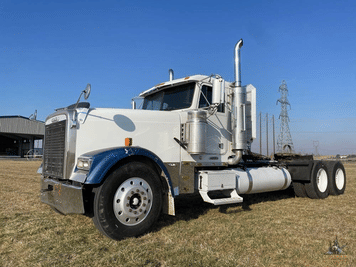 Main image Freightliner FLD120