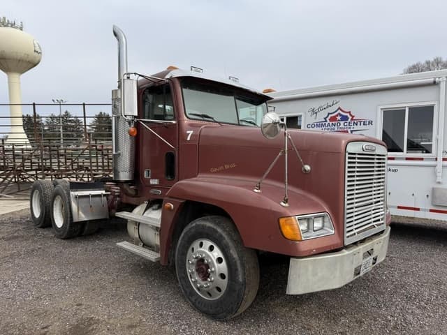 Image of Freightliner FLD120 equipment image 2