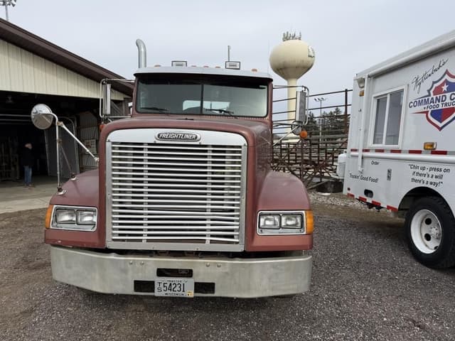 Image of Freightliner FLD120 equipment image 1