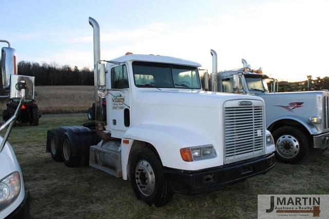 Image of Freightliner FLD120 equipment image 1