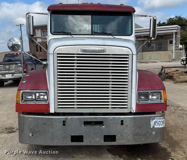 Image of Freightliner FLD120 equipment image 1