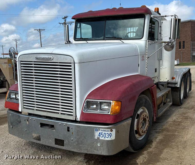 Image of Freightliner FLD120 Primary image