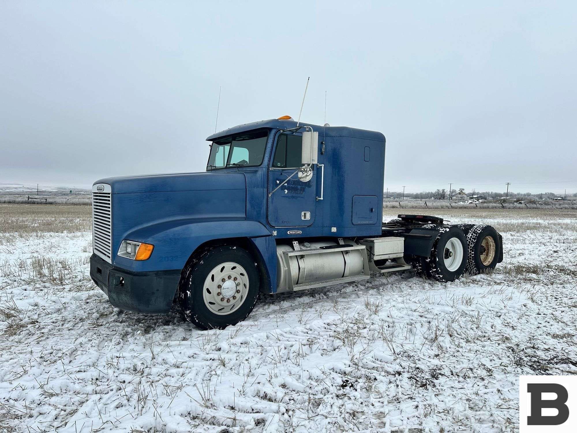 1999 Freightliner FLD120 Equipment Image0