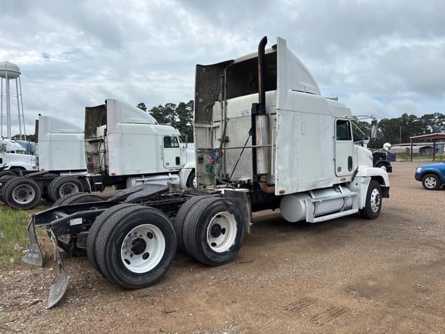 Image of Freightliner FLD120 equipment image 2