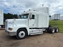 1999 Freightliner FLD120 Image