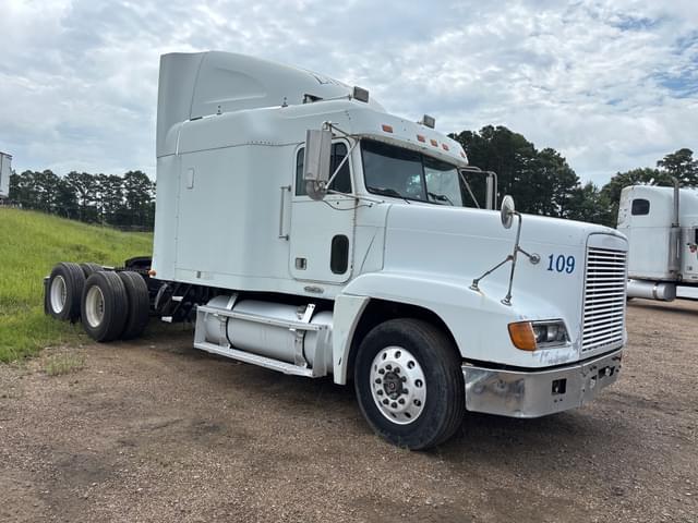 Image of Freightliner FLD120 equipment image 1