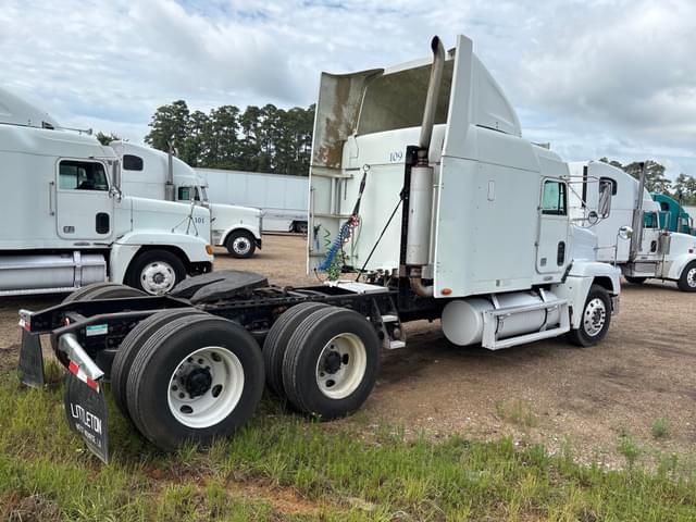 Image of Freightliner FLD120 equipment image 2