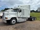 1999 Freightliner FLD120 Image