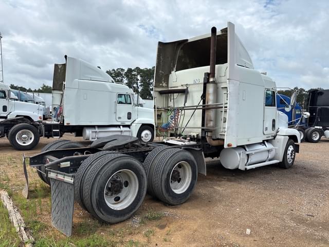Image of Freightliner FLD120 equipment image 2