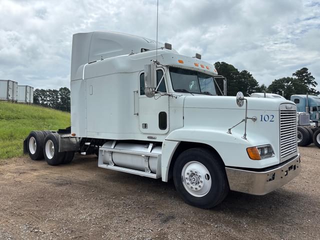 Image of Freightliner FLD120 equipment image 1