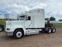 1999 Freightliner FLD120 Image