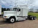 1999 Freightliner FLD120 Image
