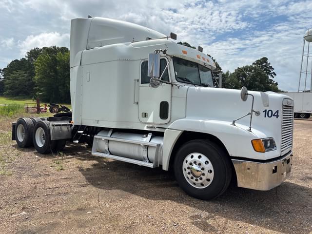 Image of Freightliner FLD120 equipment image 1