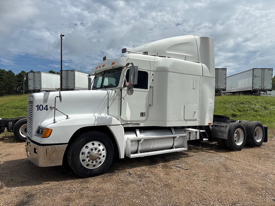 Image of Freightliner FLD120 Primary image