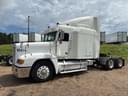 1999 Freightliner FLD120 Image