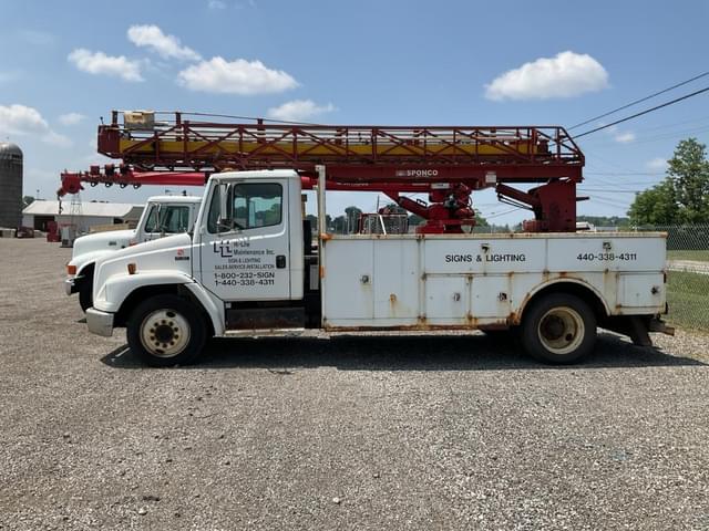 Image of Freightliner FL60 equipment image 1